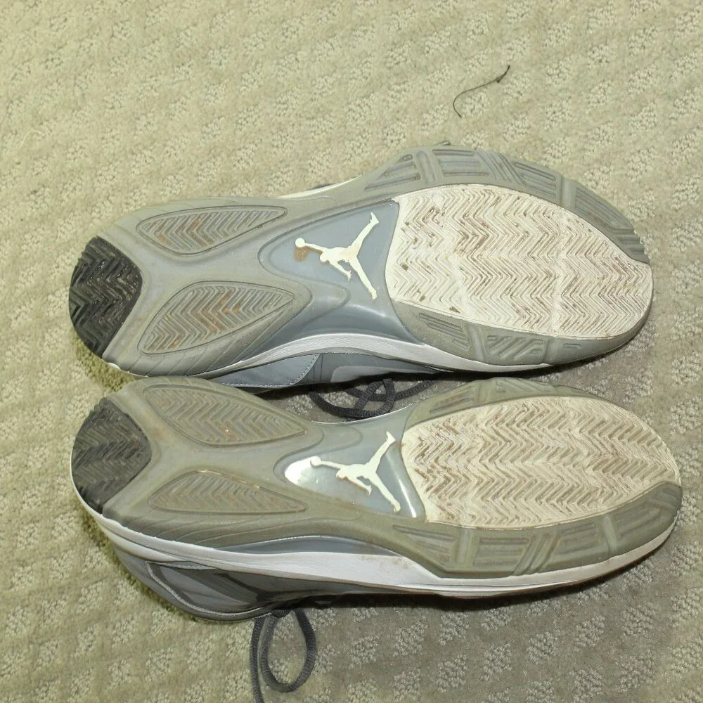 Size 8.5 - Men's NIKE 524959-082 Grey Jordan Aero Flight Stealth Lace-Up Shoes